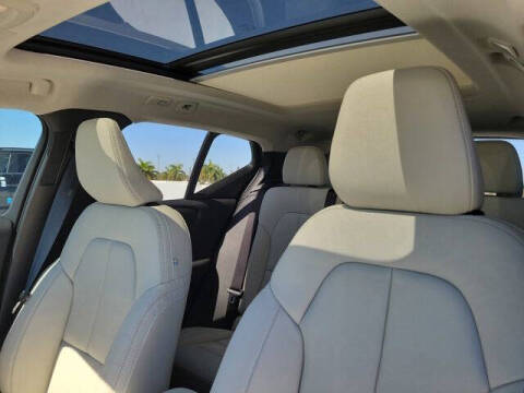 2026 Volvo XC40 B5 Plus