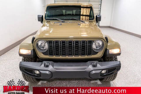 2025 Jeep Gladiator NightHawk