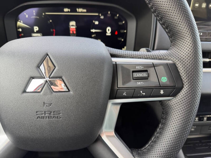 2026 Mitsubishi Outlander SE