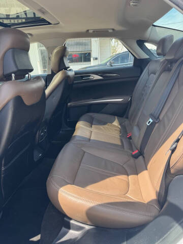2016 Lincoln MKZ