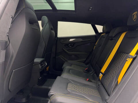 2025 Lamborghini Urus SE