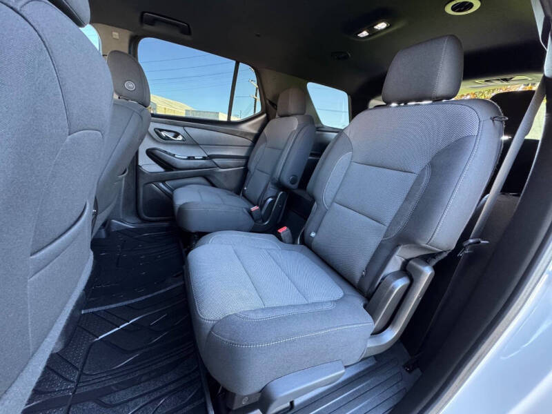 2022 Chevrolet Traverse LT Cloth