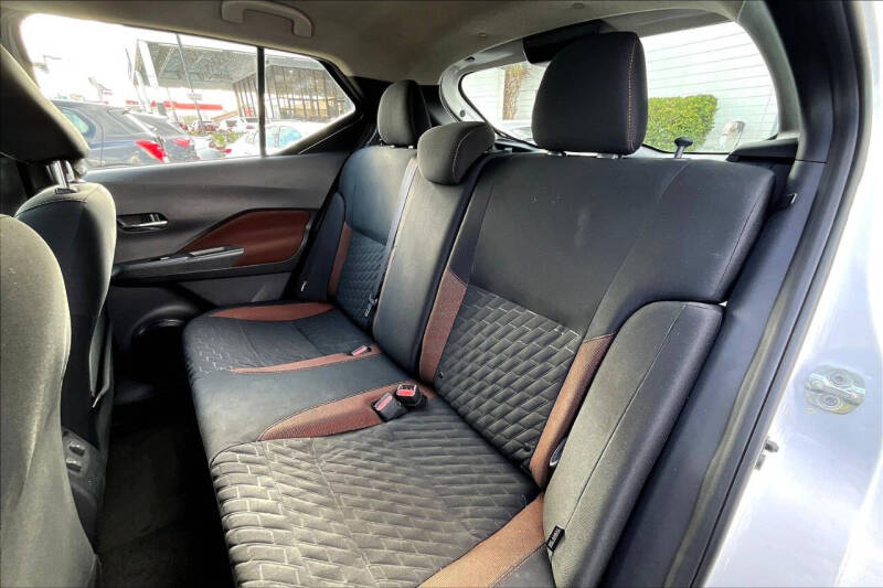 2022 Nissan Kicks SR