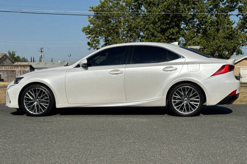 2017 Lexus IS 200t