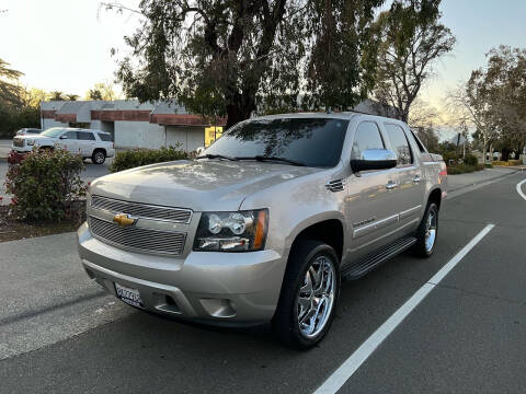 2007 Chevrolet Avalanche for sale at LG Auto Sales in Rancho Cordova CA