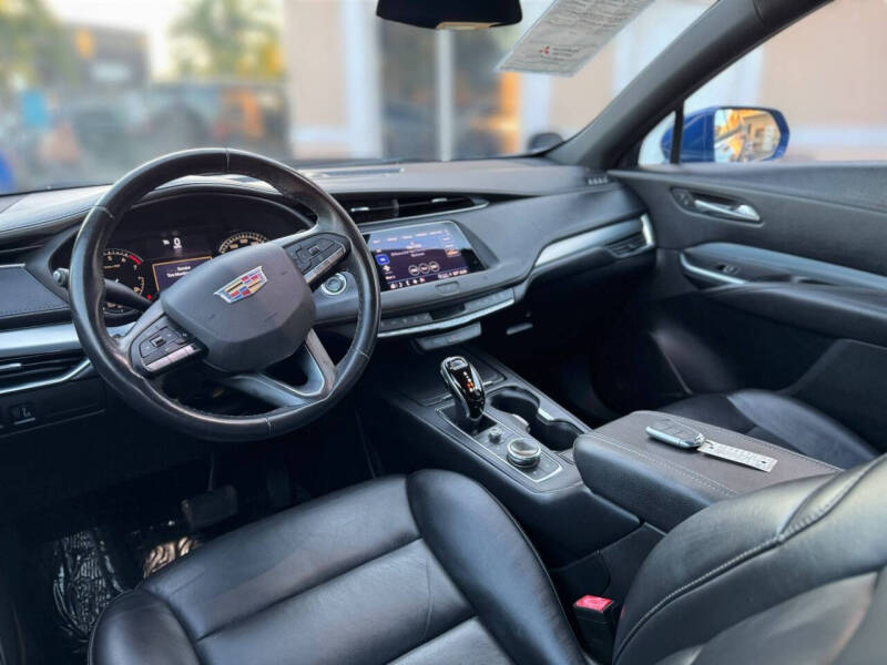 2021 Cadillac XT4 Premium Luxury