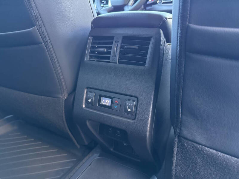 2025 Mitsubishi Outlander PHEV SEL