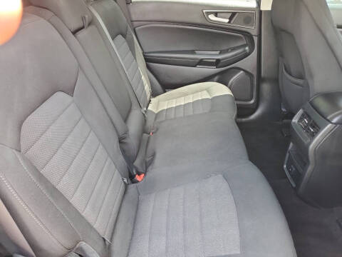 2020 Ford Edge SE