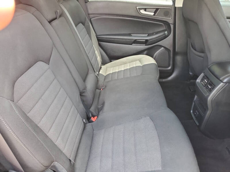 2020 Ford Edge SE