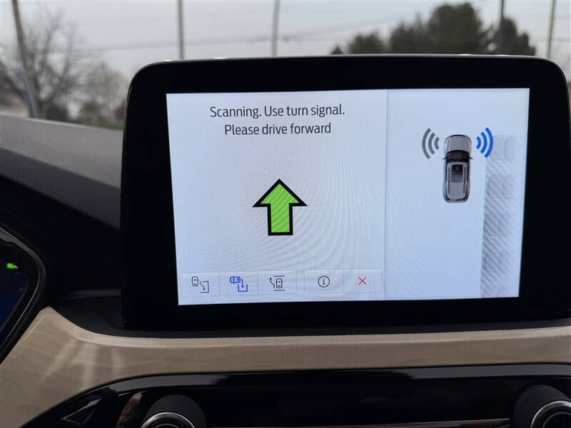 2021 Ford Escape Hybrid Titanium