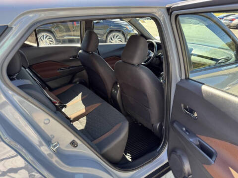 2023 Nissan Kicks SR