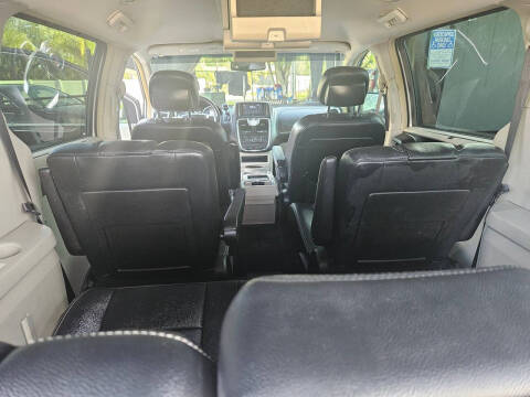 2016 Chrysler Town and Country Touring