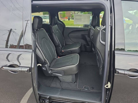 2027 Chrysler Pacifica Limited