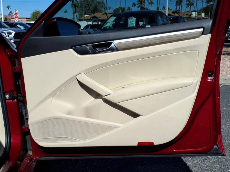 2018 Volkswagen Passat 2.0T SEL Premium