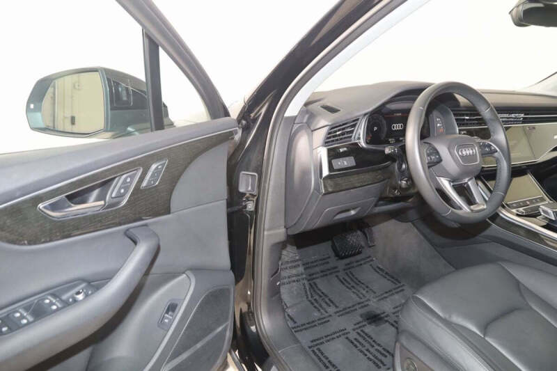 2022 Audi Q7 quattro Premium Plus 55 TFSI