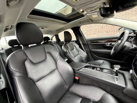 2017 Volvo S90 T5 Momentum