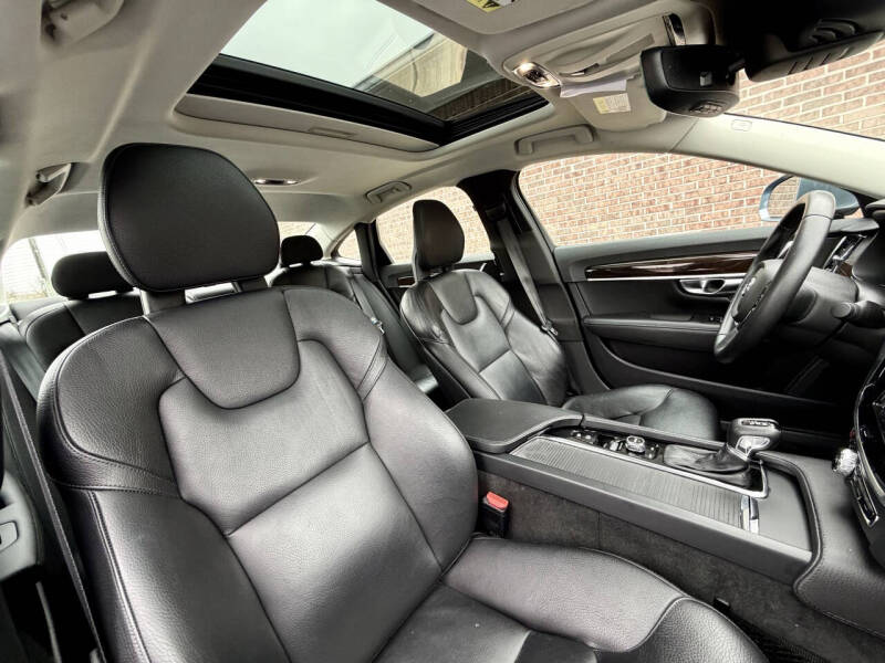 2017 Volvo S90 T5 Momentum