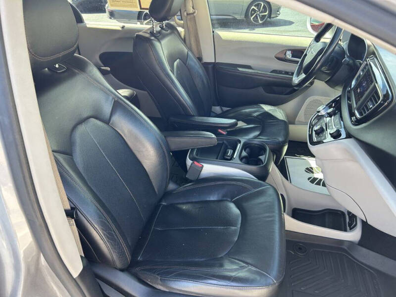 2019 Chrysler Pacifica Touring L