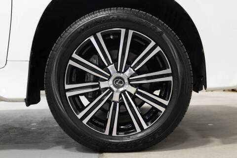 2021 Lexus LX 570 Three-Row