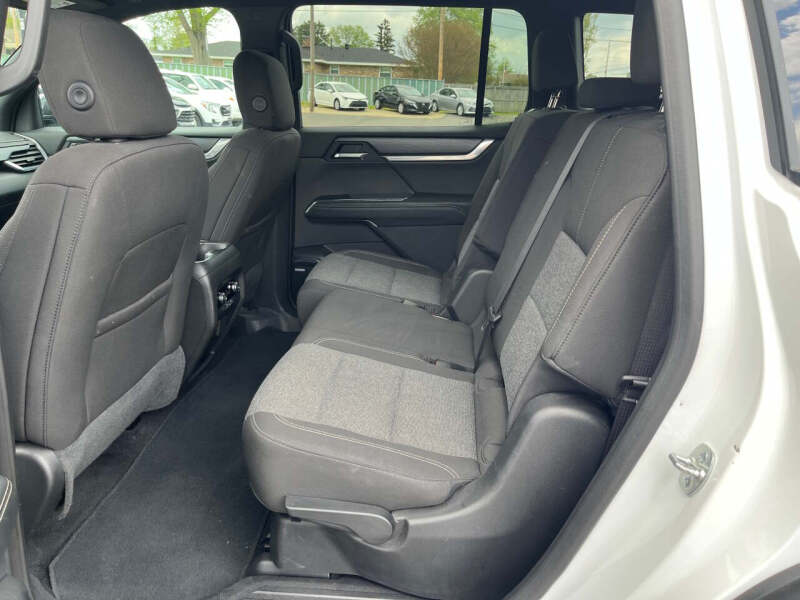 2025 GMC Acadia Elevation