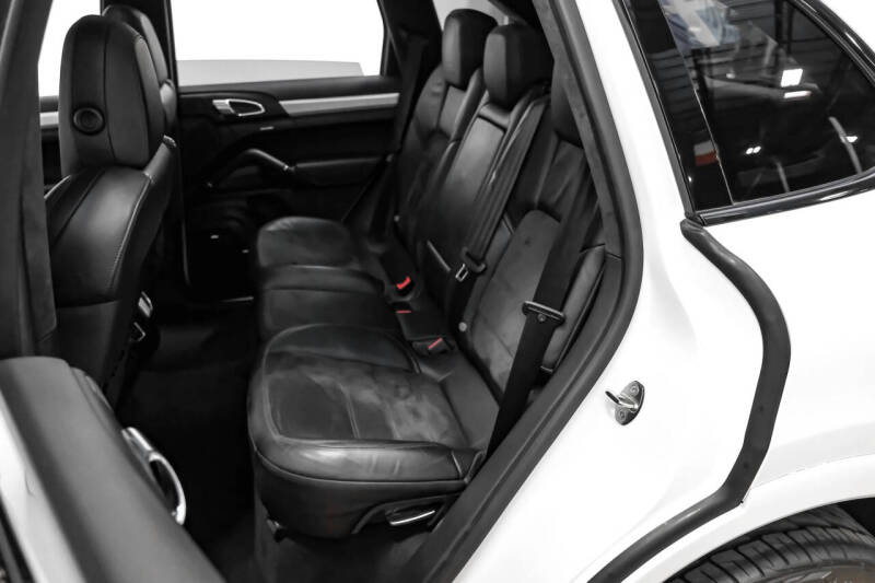 2014 Porsche Cayenne GTS