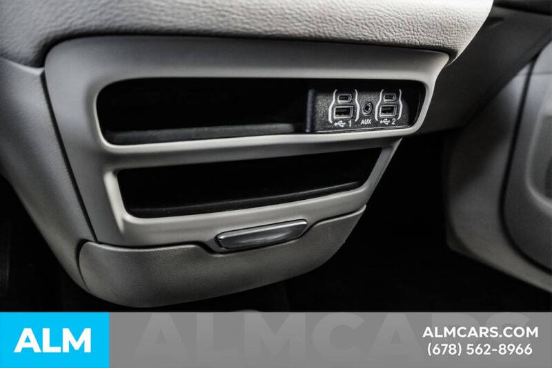 2024 Chrysler Pacifica Plug-In Hybrid Select