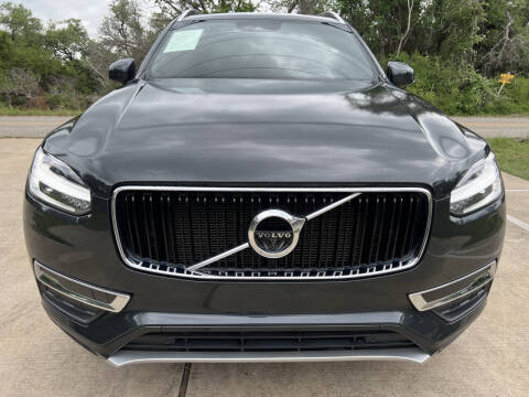 2017 Volvo XC90 T6 Momentum