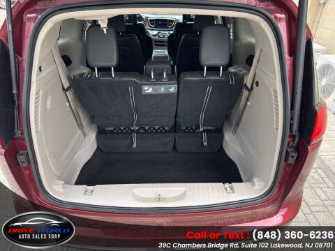 2017 Chrysler Pacifica Touring-L Plus