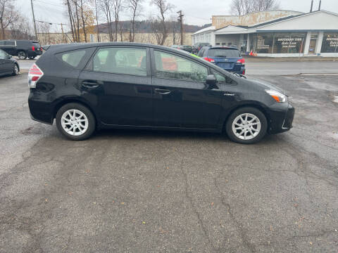 2015 Toyota Prius v Two