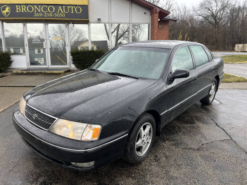 1999 Toyota Avalon for sale at Bronco Auto in Kalamazoo MI