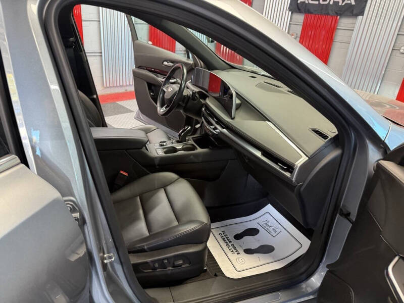 2024 Cadillac XT4 Luxury