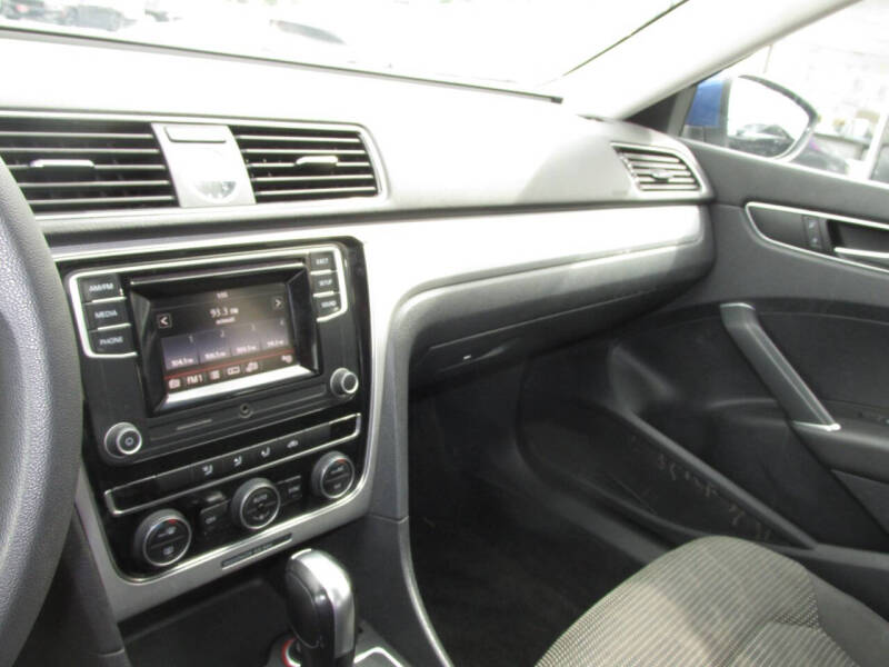 2016 Volkswagen Passat 1.8T S