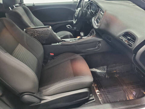 2017 Dodge Challenger SXT