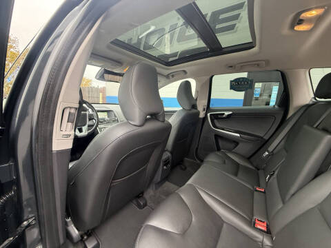 2016 Volvo XC60 T5 Platinum