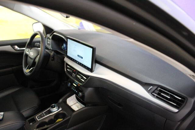 2025 Ford Escape Platinum