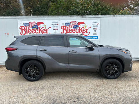 2023 Toyota Highlander LE