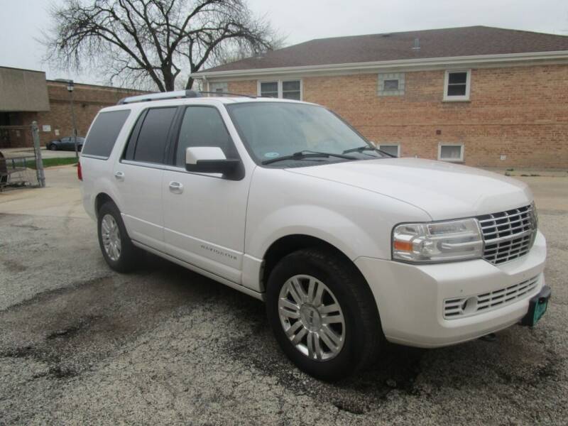2013 Lincoln Navigator for sale at RON'S AUTO SALES INC - MAYWOOD in Maywood IL