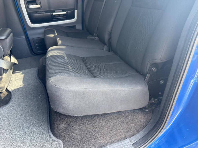 2008 Mitsubishi Raider LS