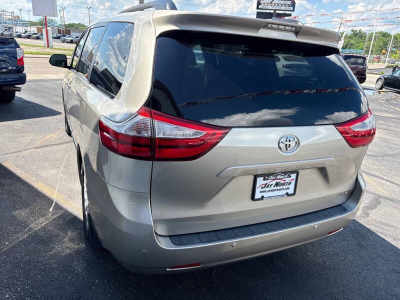 2017 Toyota Sienna