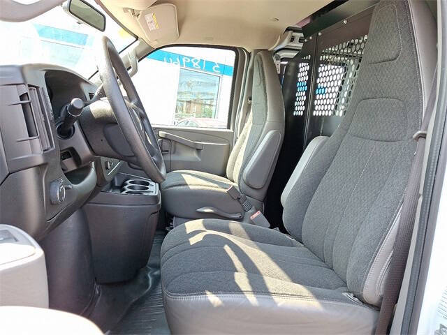 2023 Chevrolet Express 2500