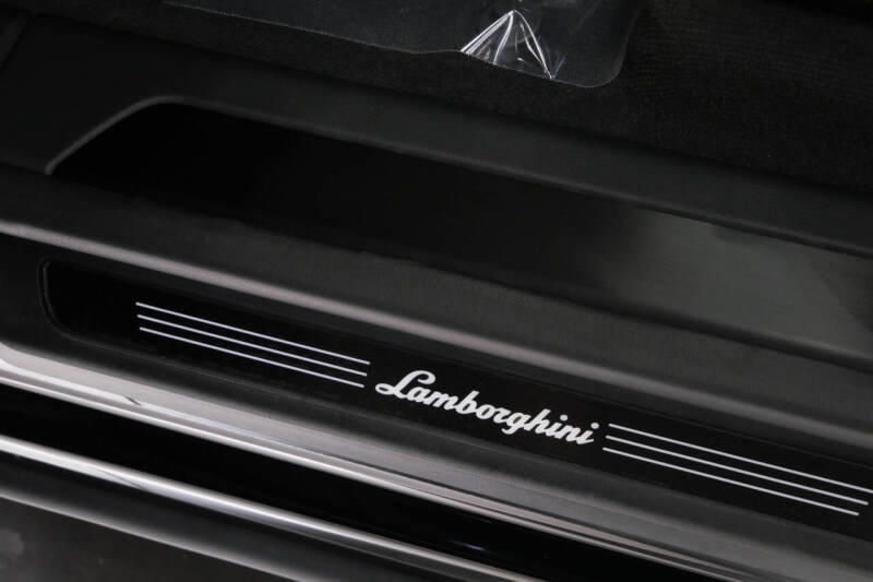 2023 Lamborghini Urus S