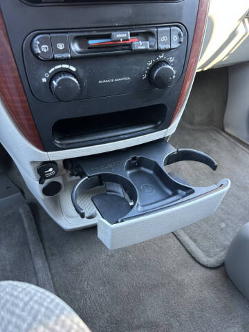 2005 Chrysler Town and Country