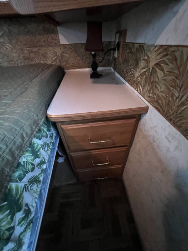 2000 Winnebago Adventurer