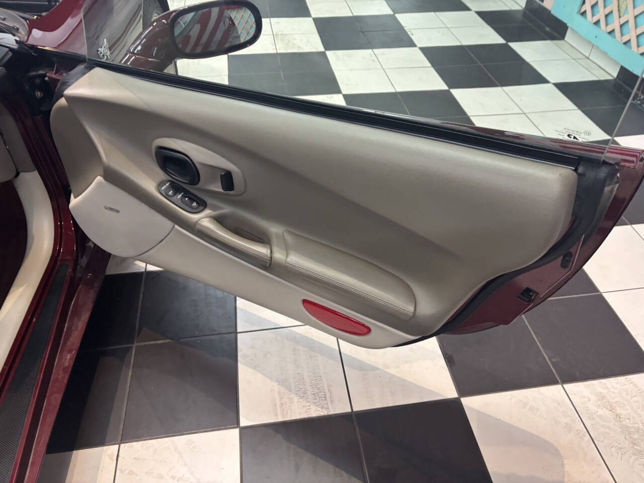 2003 Chevrolet Corvette 28