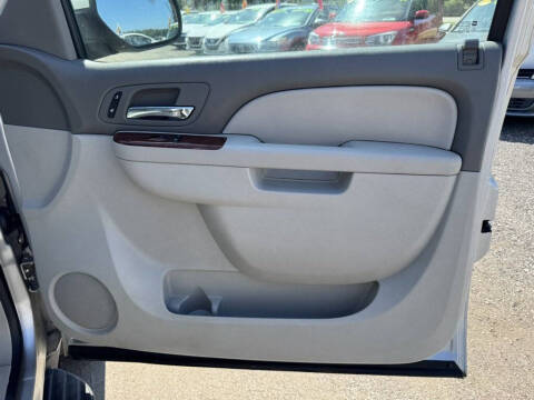 2011 GMC Yukon XL SLT