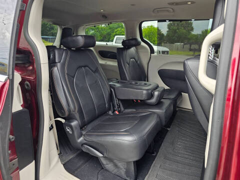 2017 Chrysler Pacifica Touring-L Plus