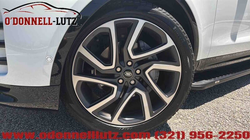 2024 Land Rover Discovery P300 Dynamic SE