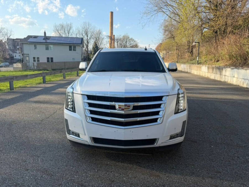 2018 Cadillac Escalade Luxury