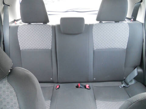 2015 Toyota Yaris 5-Door LE