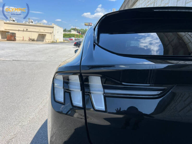 2022 Ford Mustang Mach-E Select